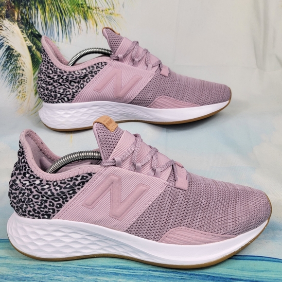 New Balance Fresh Foam Roav Women's 9 - Picture 2 of 10